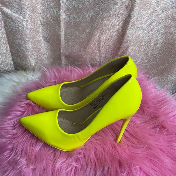 Beast Fashion Patent Leather Stiletto Pumps NWOB - Picture 4 of 6